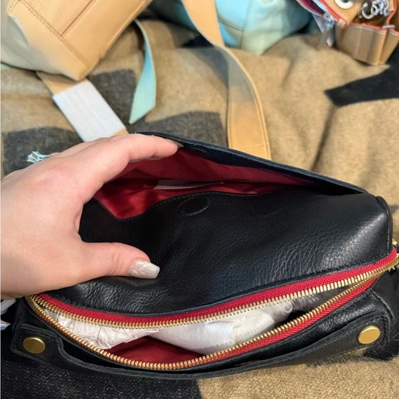 NWT Hammitt Evan Medium Black Crossbody Bag with Gold Accents - Picture 3 of 5